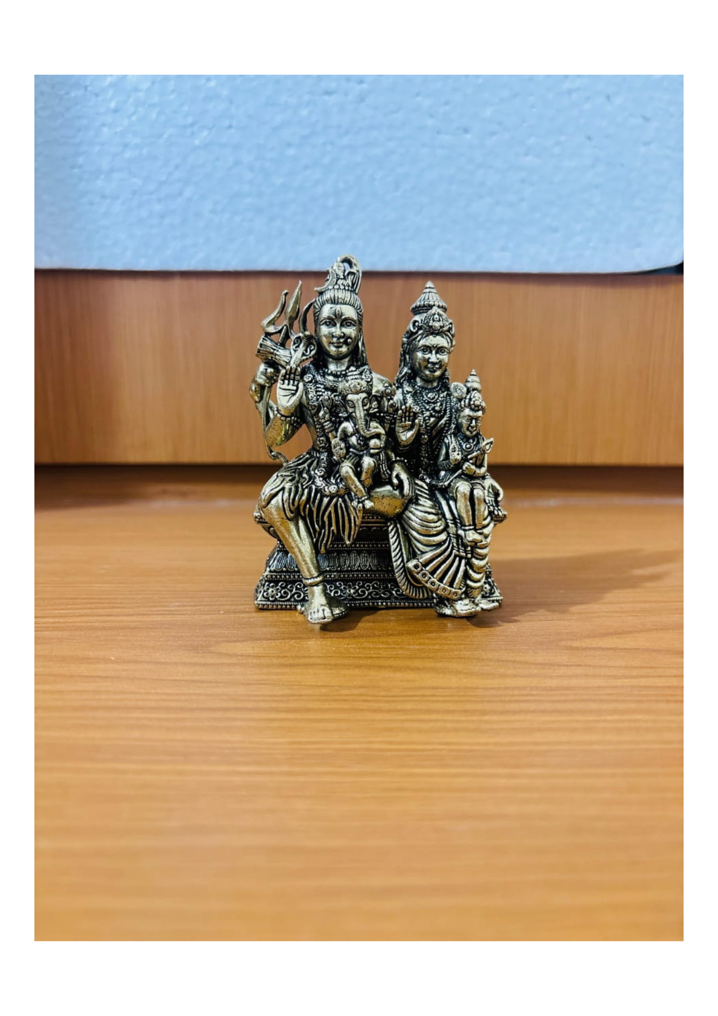 Brass Shiv Parivar Idol – 3 Inch | 120 gm | Fine Golden Work