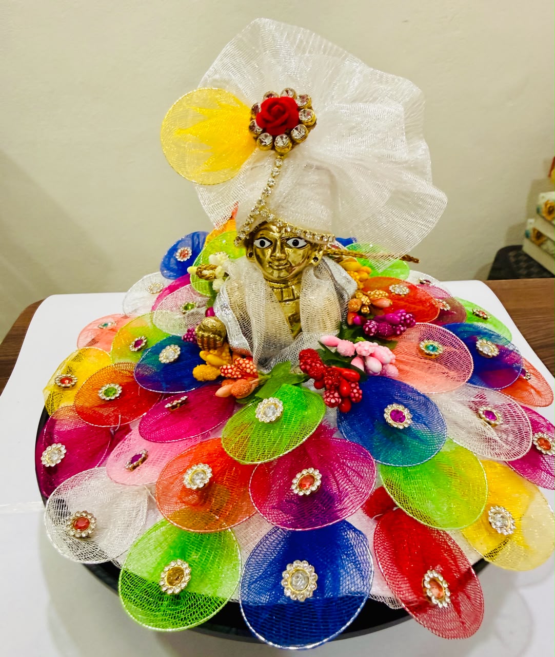 Laddu Gopal Ashtadhatu with handmade designer Lahriya poshak